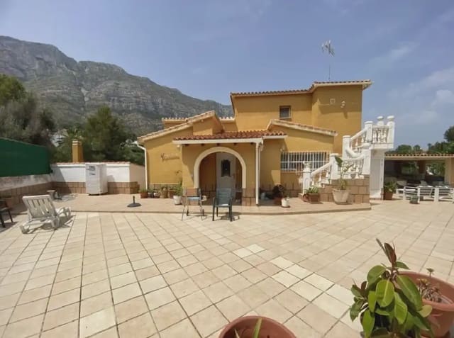 4 Zimmer Villa zu verkaufen in El Montgó, Dénia mit Garage - 562.000 € (Ref: 10035806)
