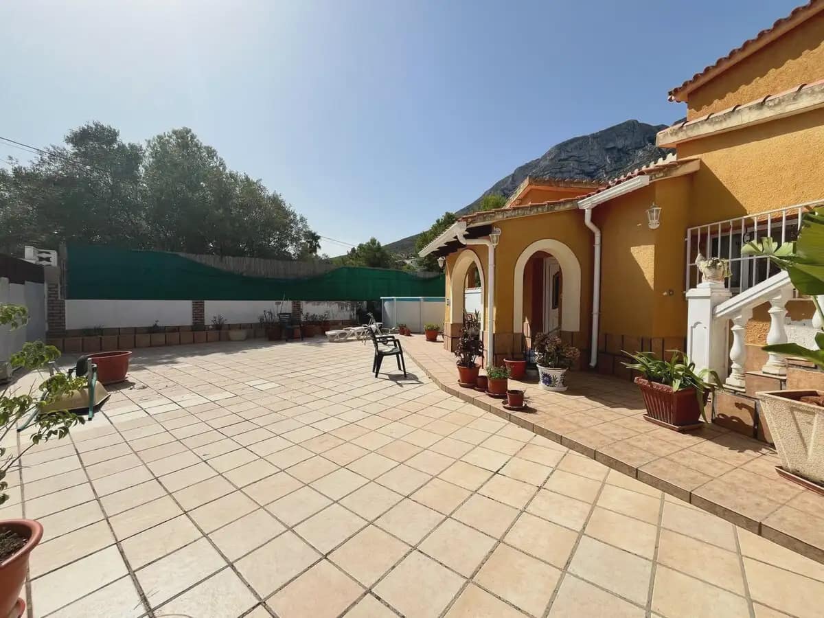 4 Zimmer Villa zu verkaufen in Denia mit Garage - 562.000 € (Ref: 10035806)