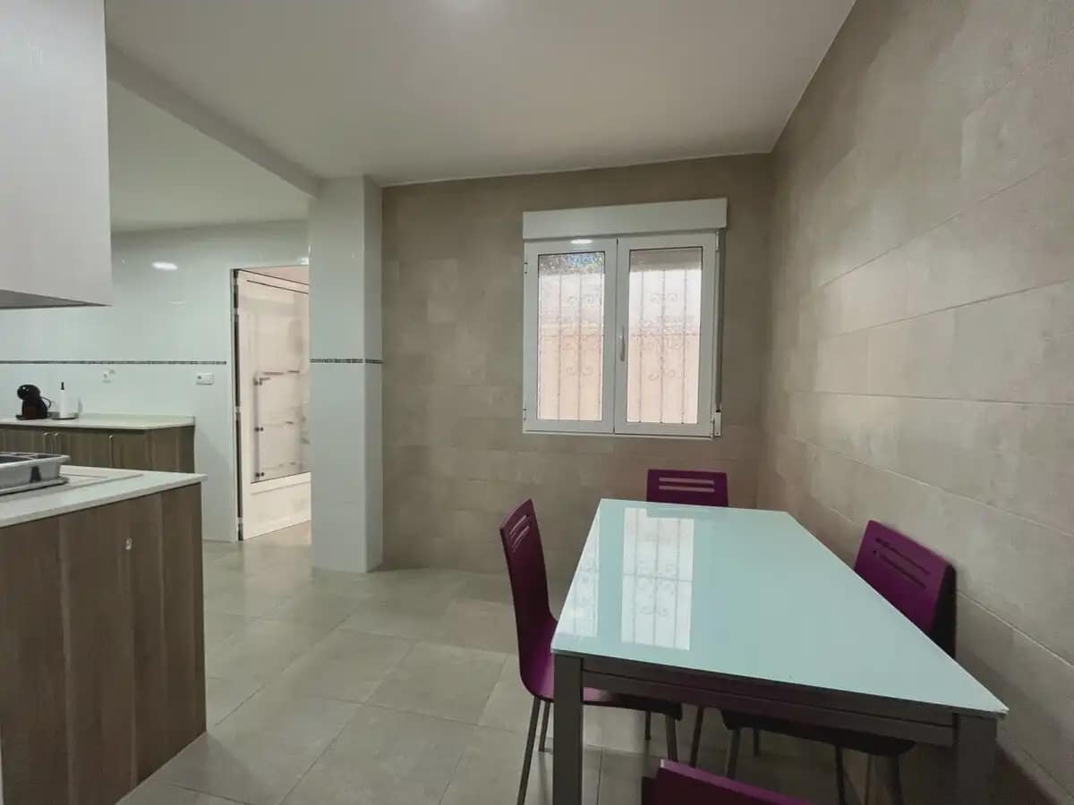 3 Zimmer Wohnung zu vermieten in Denia - 1.050 € (Ref: 10048519)