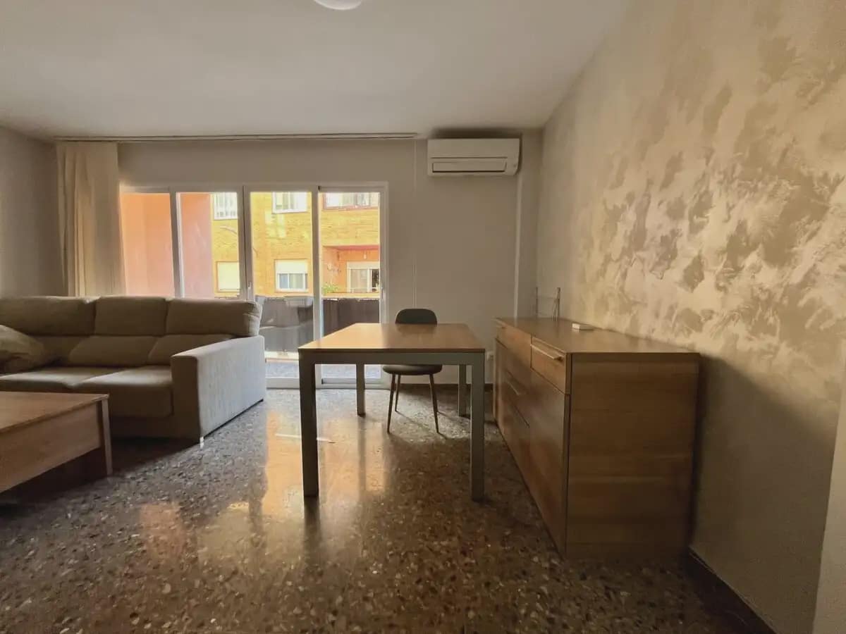 3 Zimmer Wohnung zu vermieten in Denia - 1.050 € (Ref: 10048519)