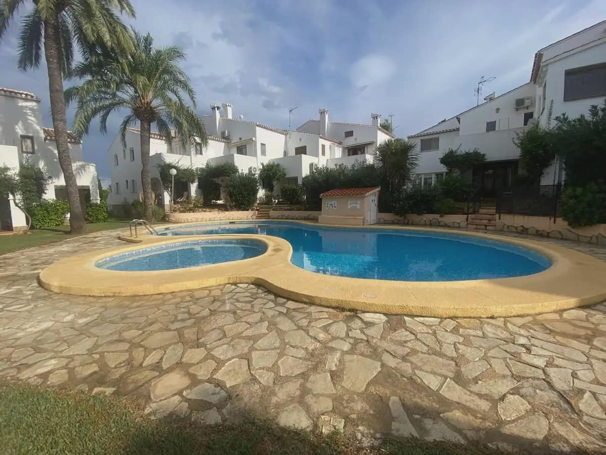 2 quarto Apartamento para arrendar em Denia com piscina garagem - 800 € (Ref: 10093725)