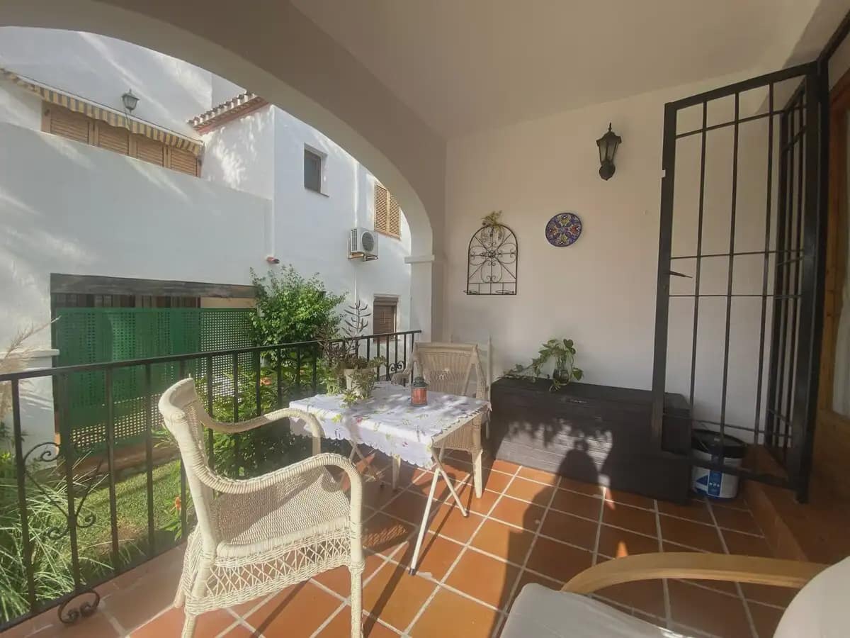 2 quarto Apartamento para arrendar em Denia com piscina garagem - 800 € (Ref: 10093725)