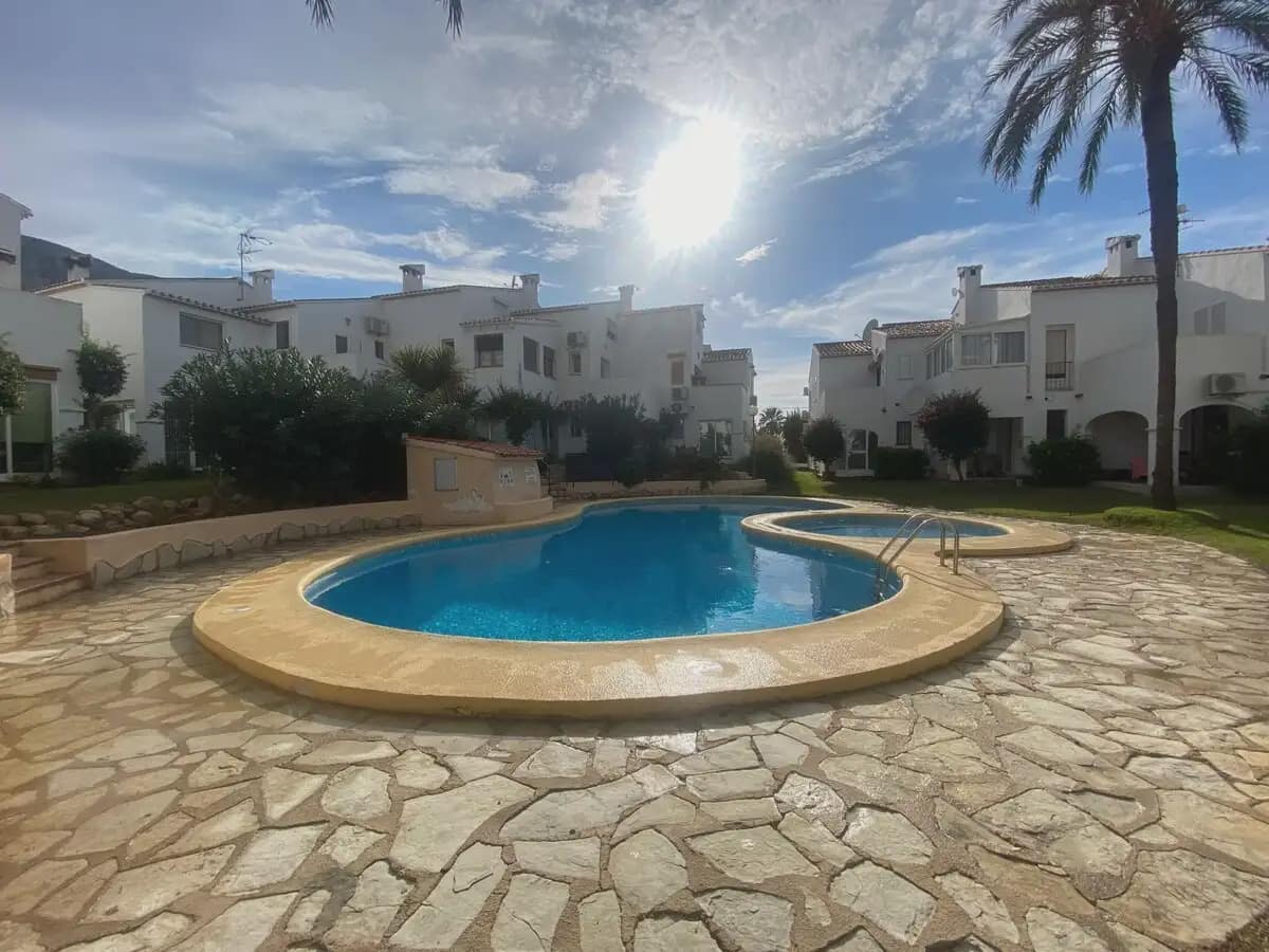 2 quarto Apartamento para arrendar em Denia com piscina garagem - 800 € (Ref: 10093725)