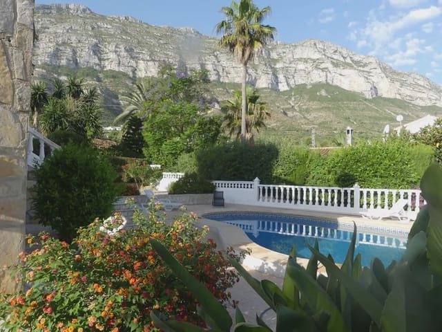 3 soveværelse Villa til salg i El Montgó, Dénia med swimmingpool garage - € 635.000 (Ref: 10170243)