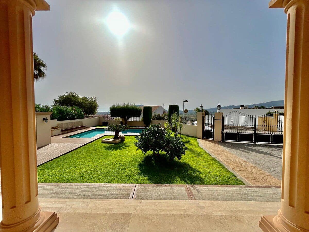 3 soveværelse Villa til salg i Beniarbeig med swimmingpool - € 820.000 (Ref: 8695421)