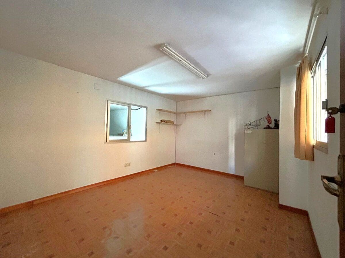 Kaupallinen myytävänä paikassa Denia - 517 500 € (Ref: 8695441)