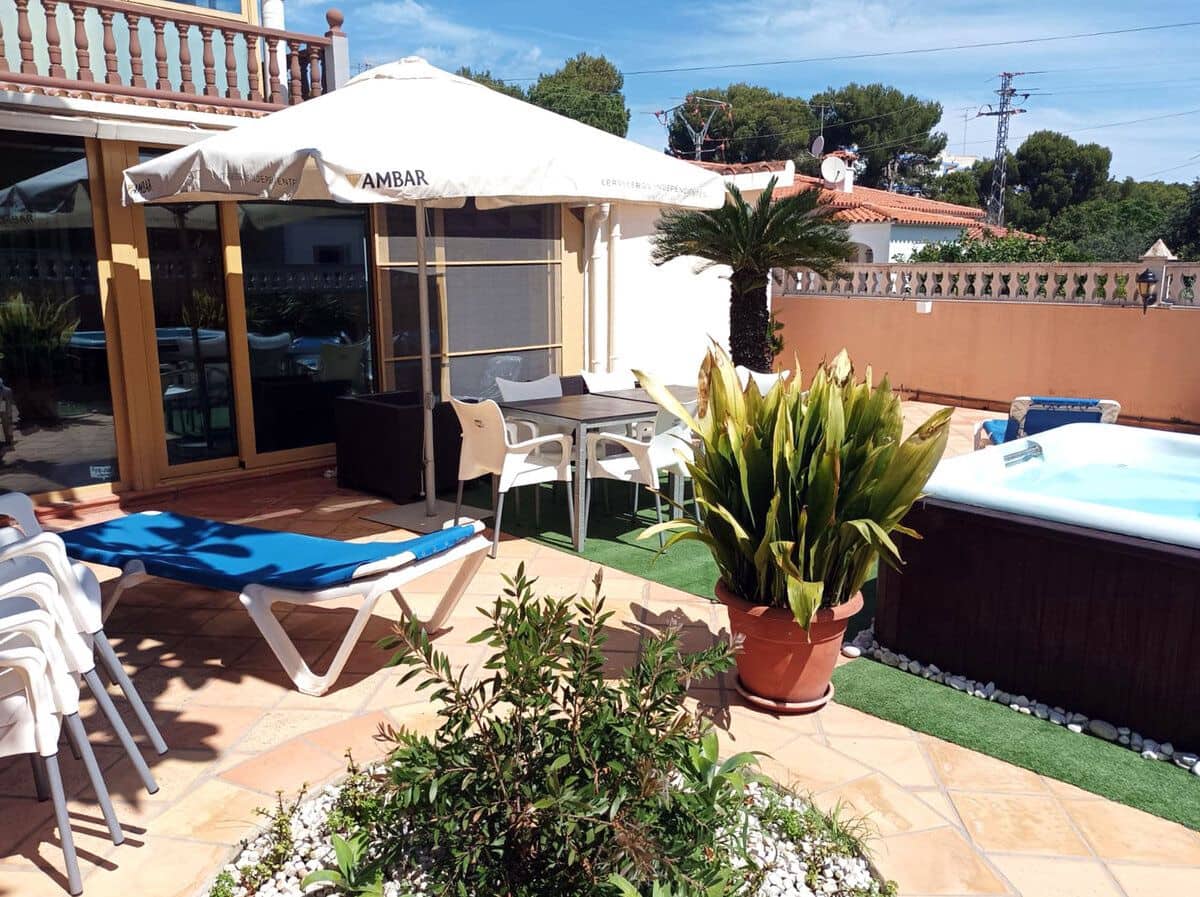 7 sypialnia Willa na sprzedaż w Denia z basenem garażem - 895 000 € (Ref: 8695447)