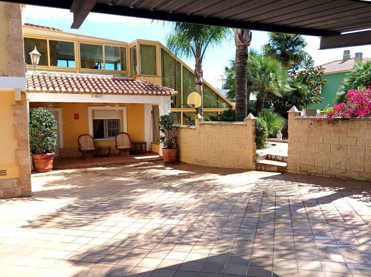 7 sypialnia Willa na sprzedaż w Denia z basenem garażem - 895 000 € (Ref: 8695447)