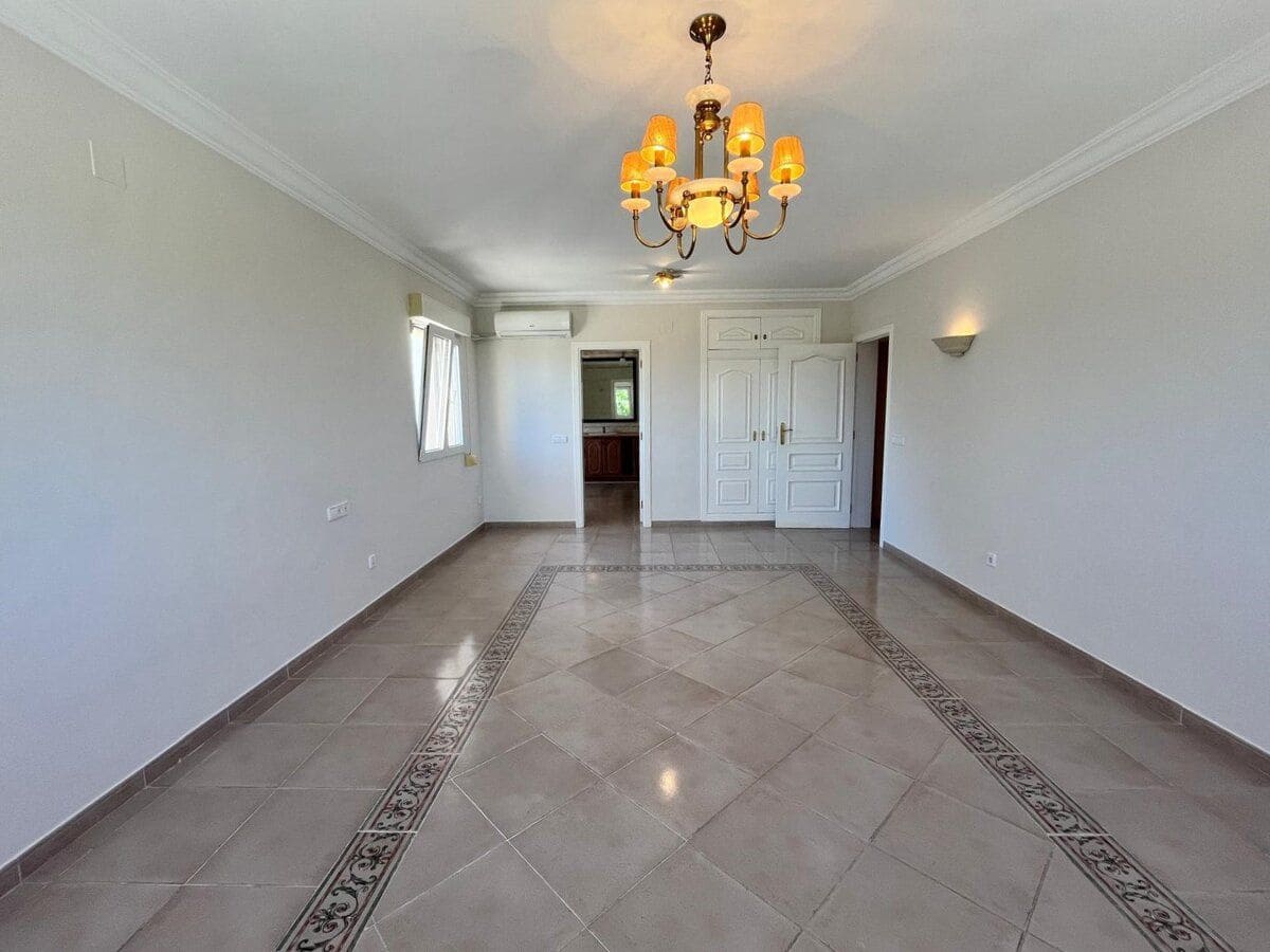 7 soveværelse Villa til salg i Pedreguer - € 965.000 (Ref: 8695451)