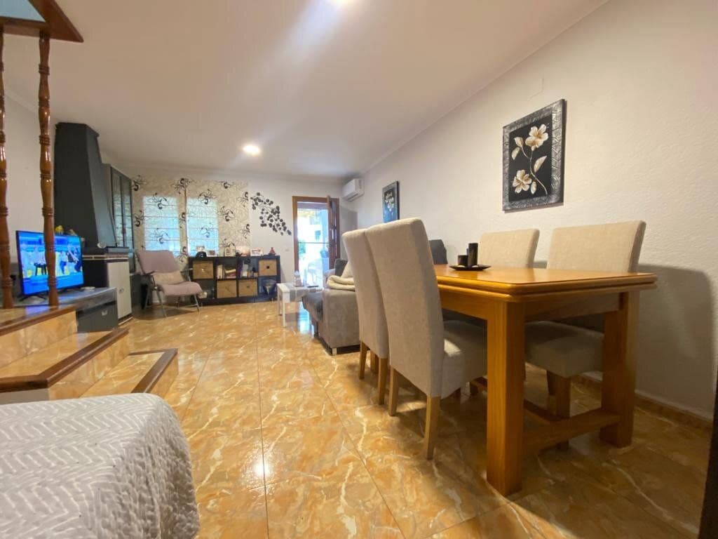 2 soveværelse Semi-Rækkehus til salg i Denia med swimmingpool garage - € 262.500 (Ref: 8695512)