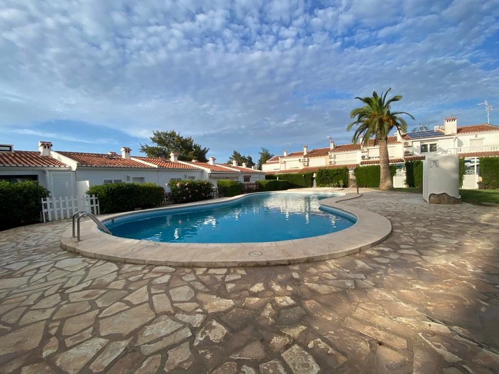 2 soveværelse Semi-Rækkehus til salg i Denia med swimmingpool garage - € 262.500 (Ref: 8695512)