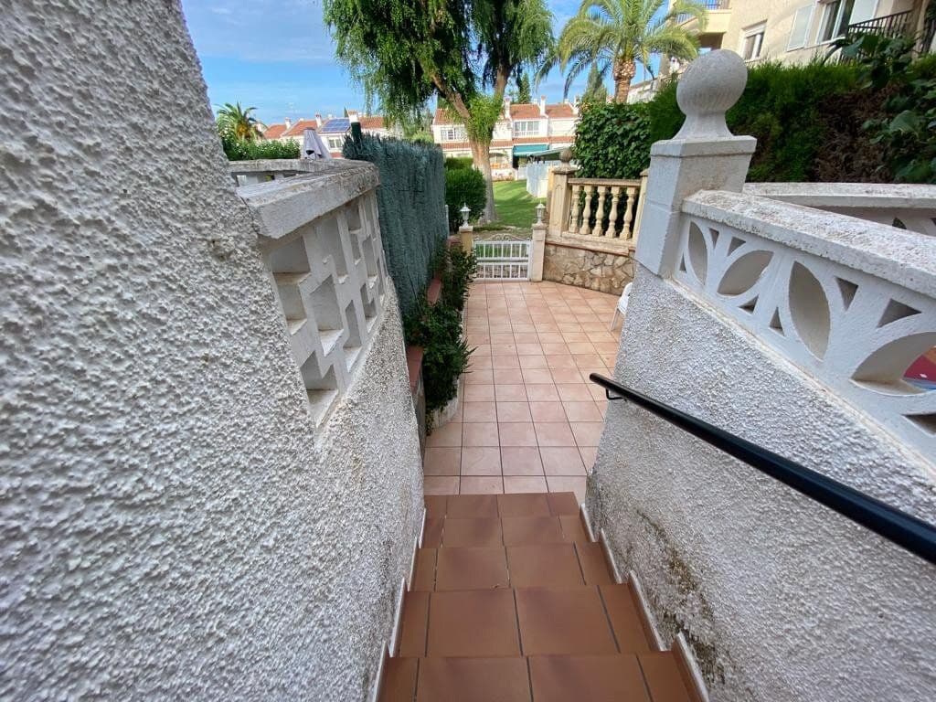 2 soveværelse Semi-Rækkehus til salg i Denia med swimmingpool garage - € 262.500 (Ref: 8695512)