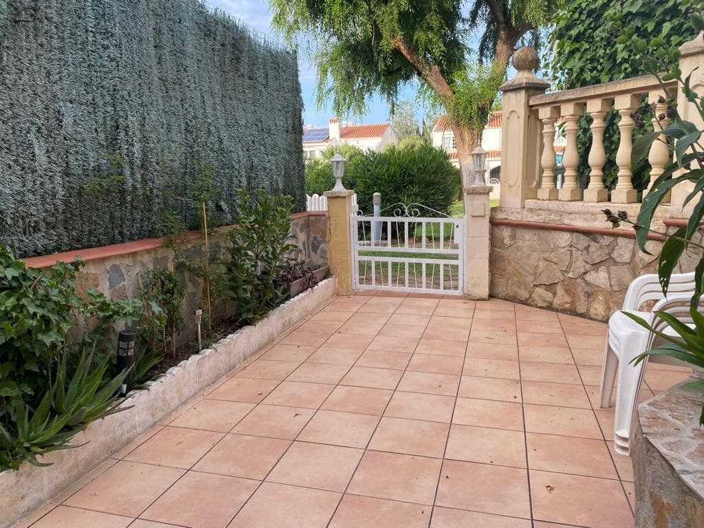 2 soveværelse Semi-Rækkehus til salg i Denia med swimmingpool garage - € 262.500 (Ref: 8695512)