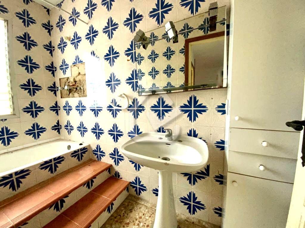 Erhverv til salg i Benidoleig - € 210.000 (Ref: 8695519)