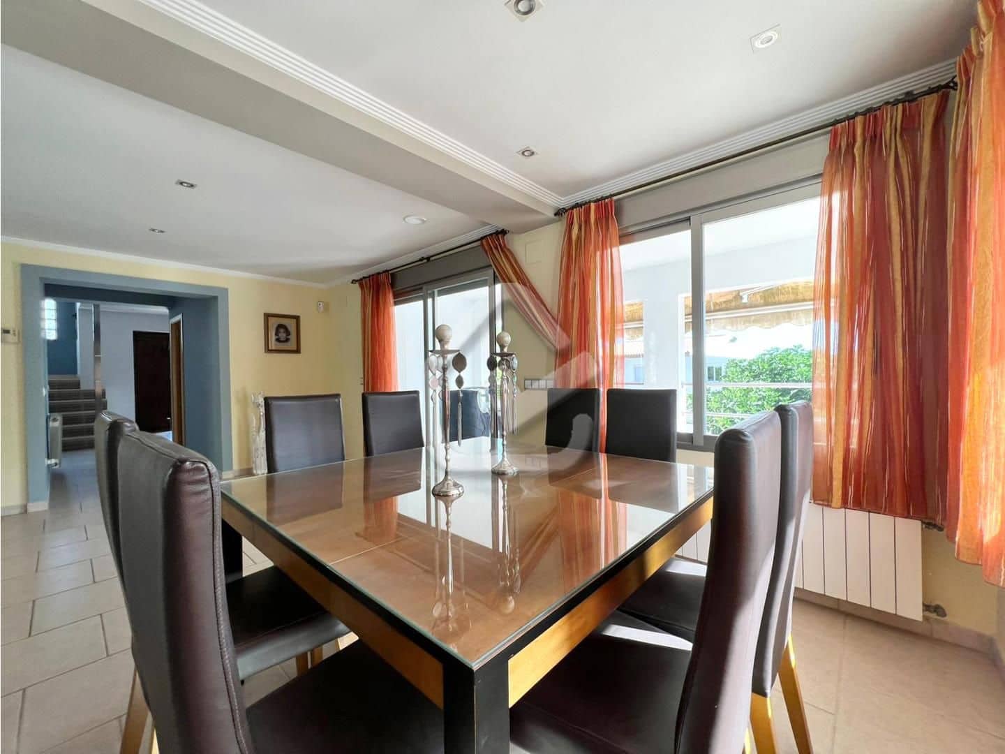 4 bedroom Villa for sale in Denia with pool - € 650,000 (Ref: 8695529)