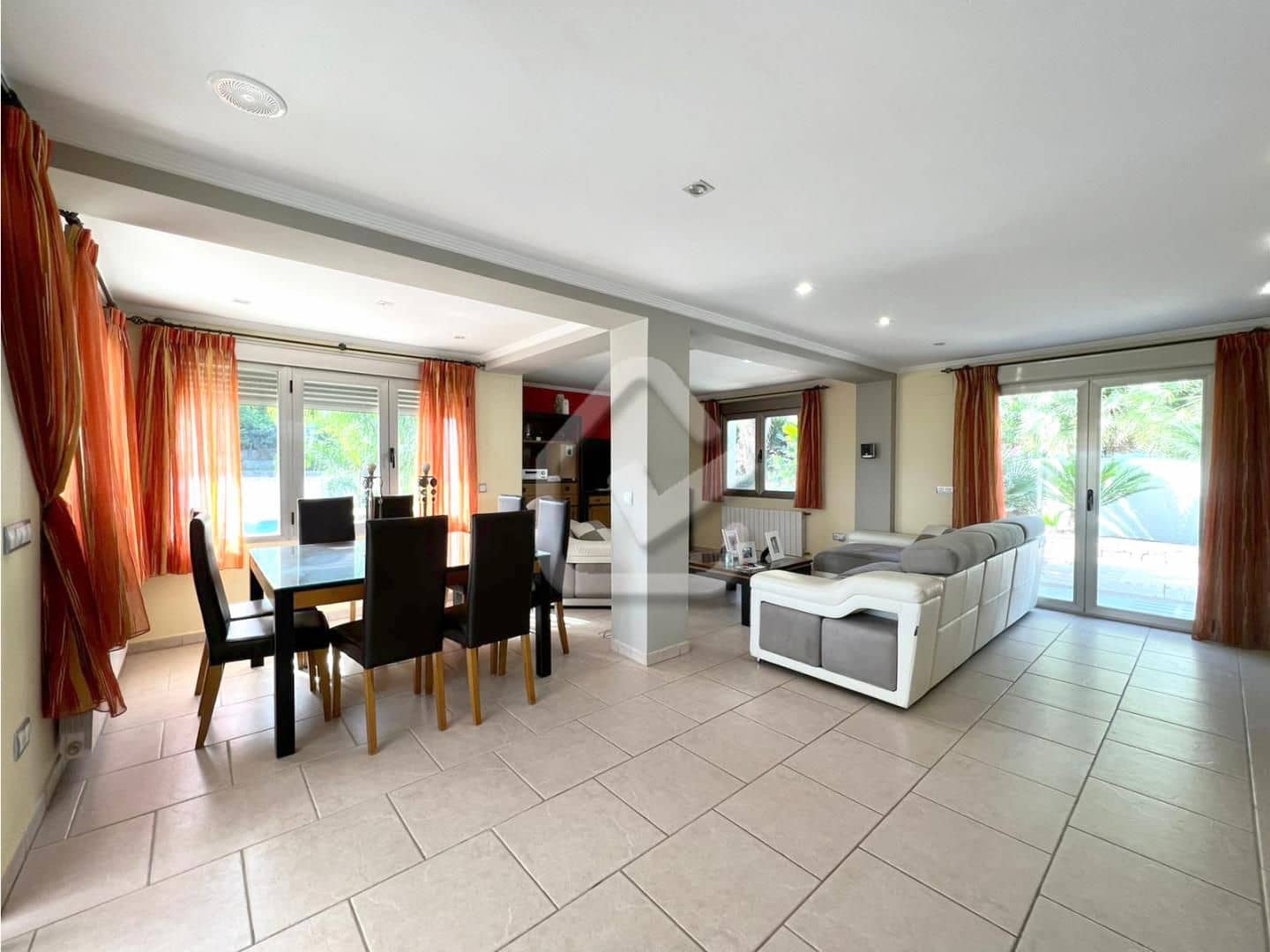 4 bedroom Villa for sale in Denia with pool - € 650,000 (Ref: 8695529)