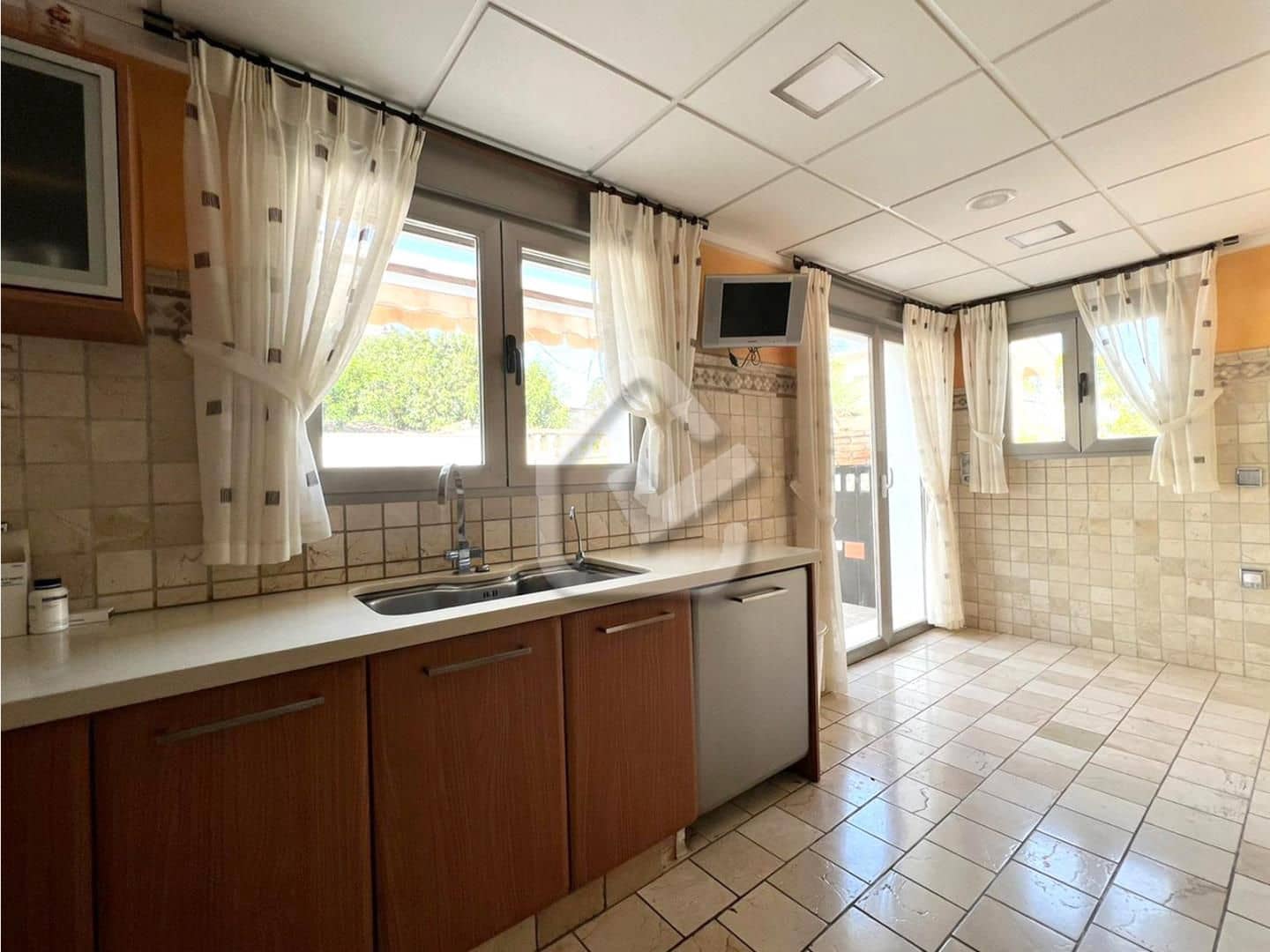 4 bedroom Villa for sale in Denia with pool - € 650,000 (Ref: 8695529)