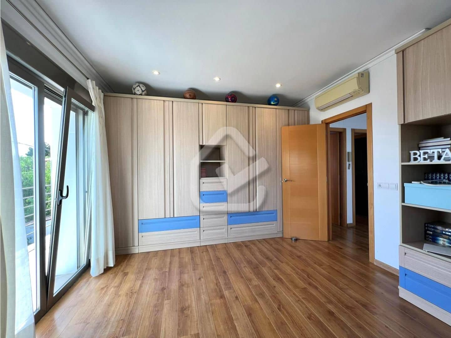 4 bedroom Villa for sale in Denia with pool - € 650,000 (Ref: 8695529)