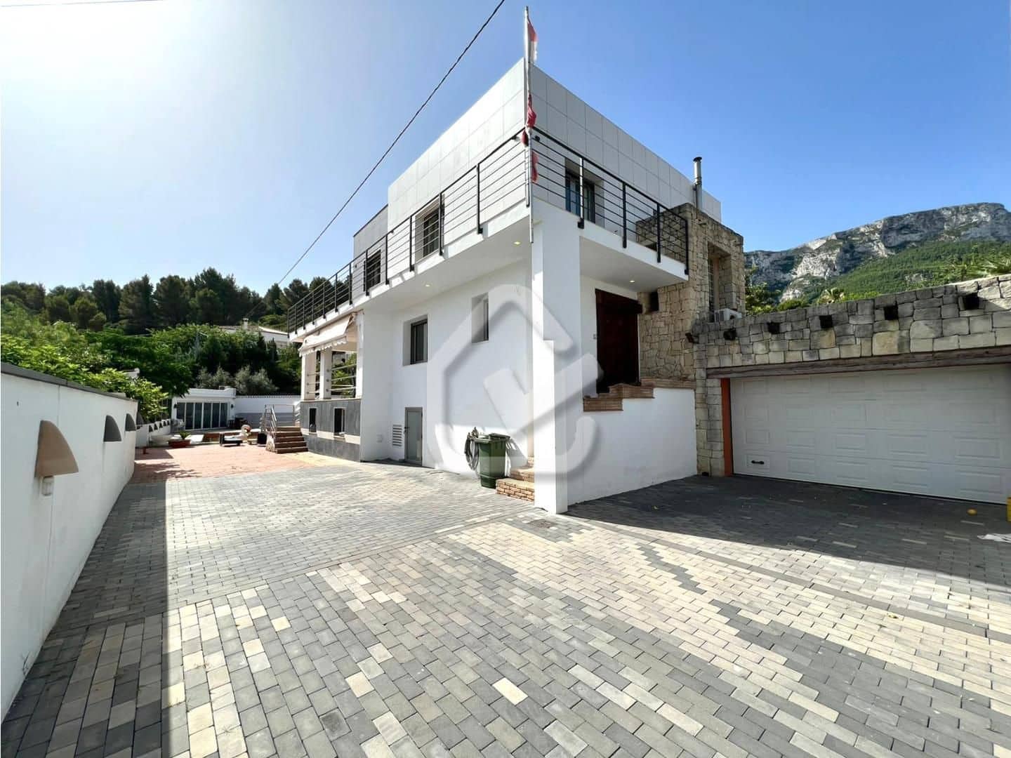 4 bedroom Villa for sale in Denia with pool - € 650,000 (Ref: 8695529)