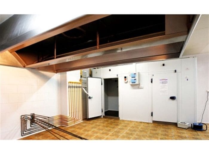 Komercyjne na sprzedaż w Denia - 735 000 € (Ref: 8695585)