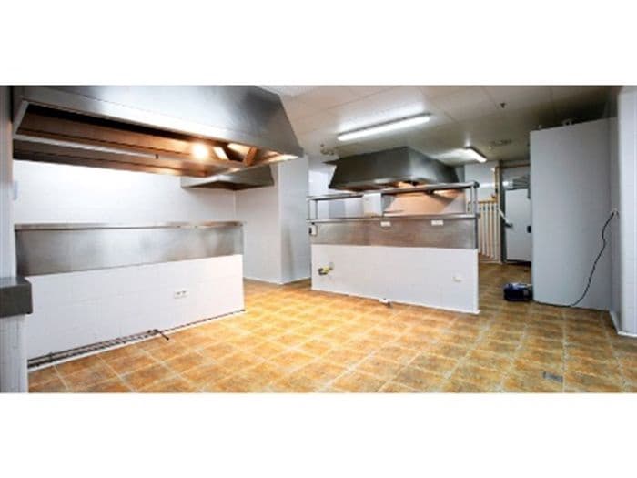 Komercyjne na sprzedaż w Denia - 735 000 € (Ref: 8695585)