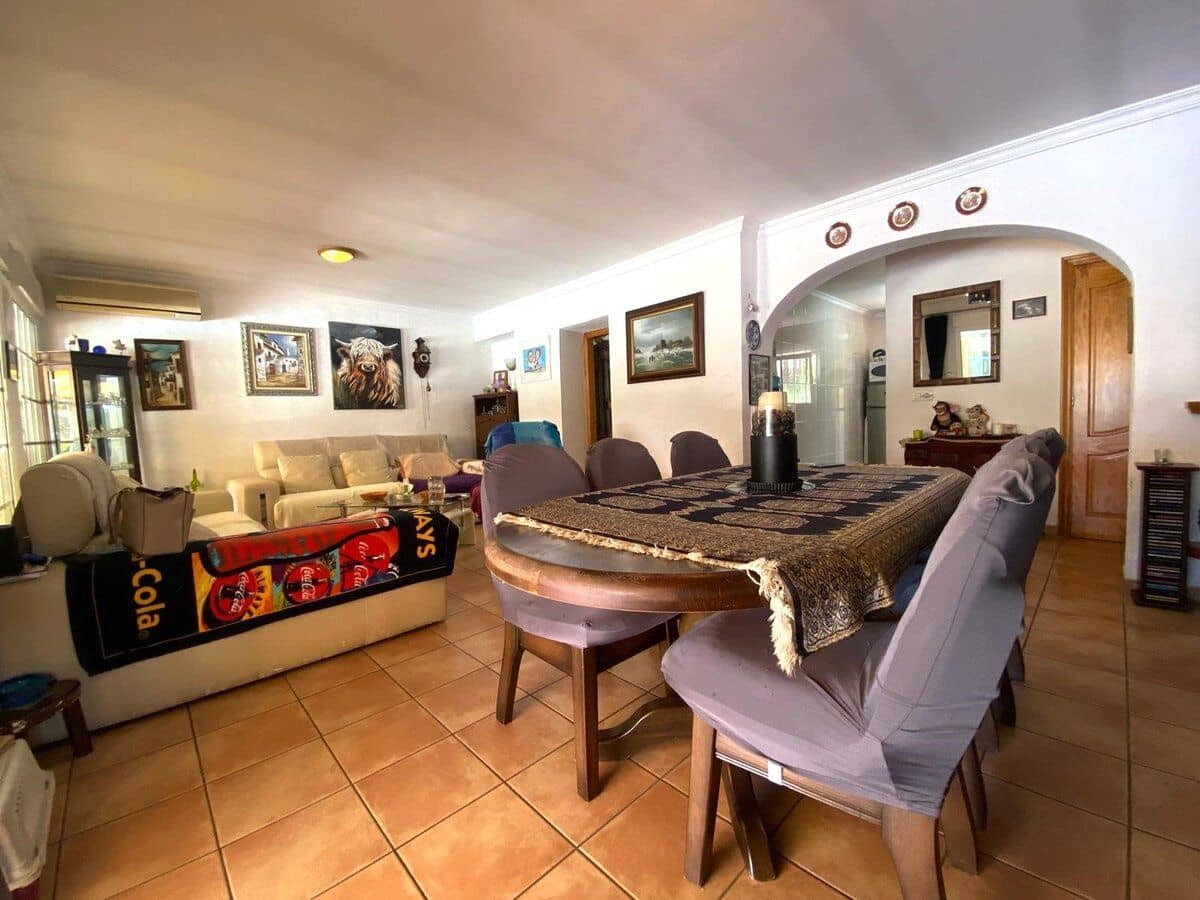 5 makuuhuone Huvila myytävänä paikassa Els Poblets mukana uima-altaan 
autotalli - 765 000 € (Ref: 9072584)