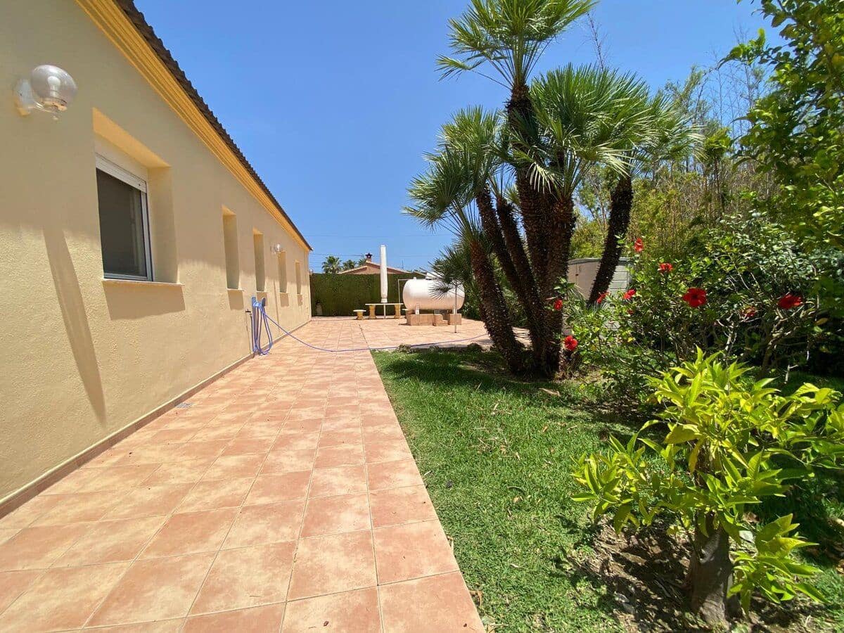 5 makuuhuone Huvila myytävänä paikassa Els Poblets mukana uima-altaan 
autotalli - 765 000 € (Ref: 9072584)