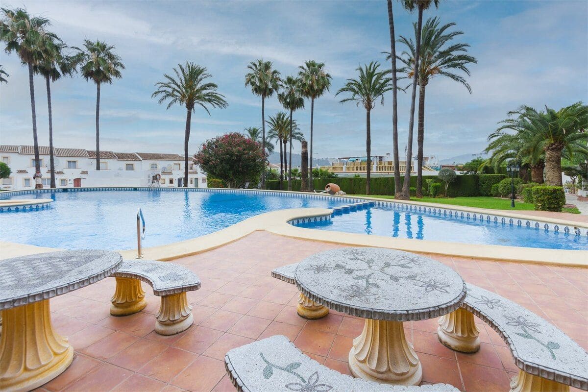 4 soveværelse Byhus til salg i Pedreguer med swimmingpool - € 315.000 (Ref: 9082796)