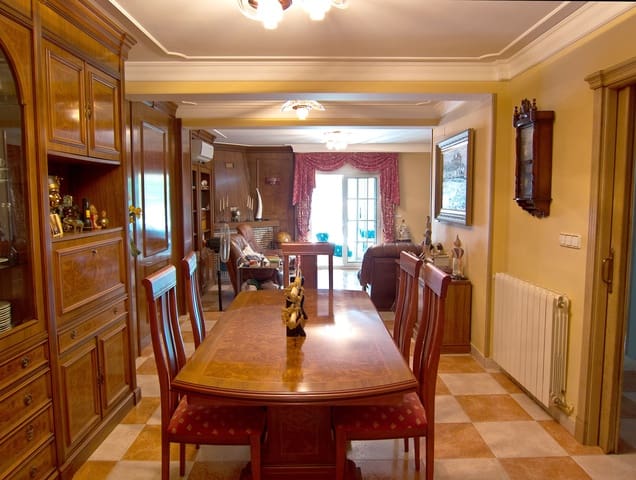 4 bedroom Villa for rent in Las Rotas / Les Rotes, Dénia with pool garage - € 2,800 (Ref: 9229114)