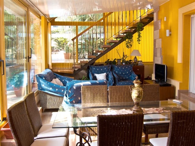 4 bedroom Villa for rent in Las Rotas / Les Rotes, Dénia with pool garage - € 2,800 (Ref: 9229114)