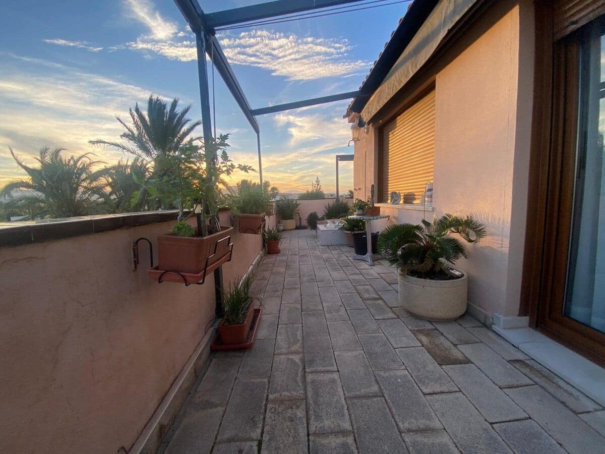 2 makuuhuone Kattohuoneisto myytävänä paikassa Denia mukana uima-altaan - 477 000 € (Ref: 9357883)