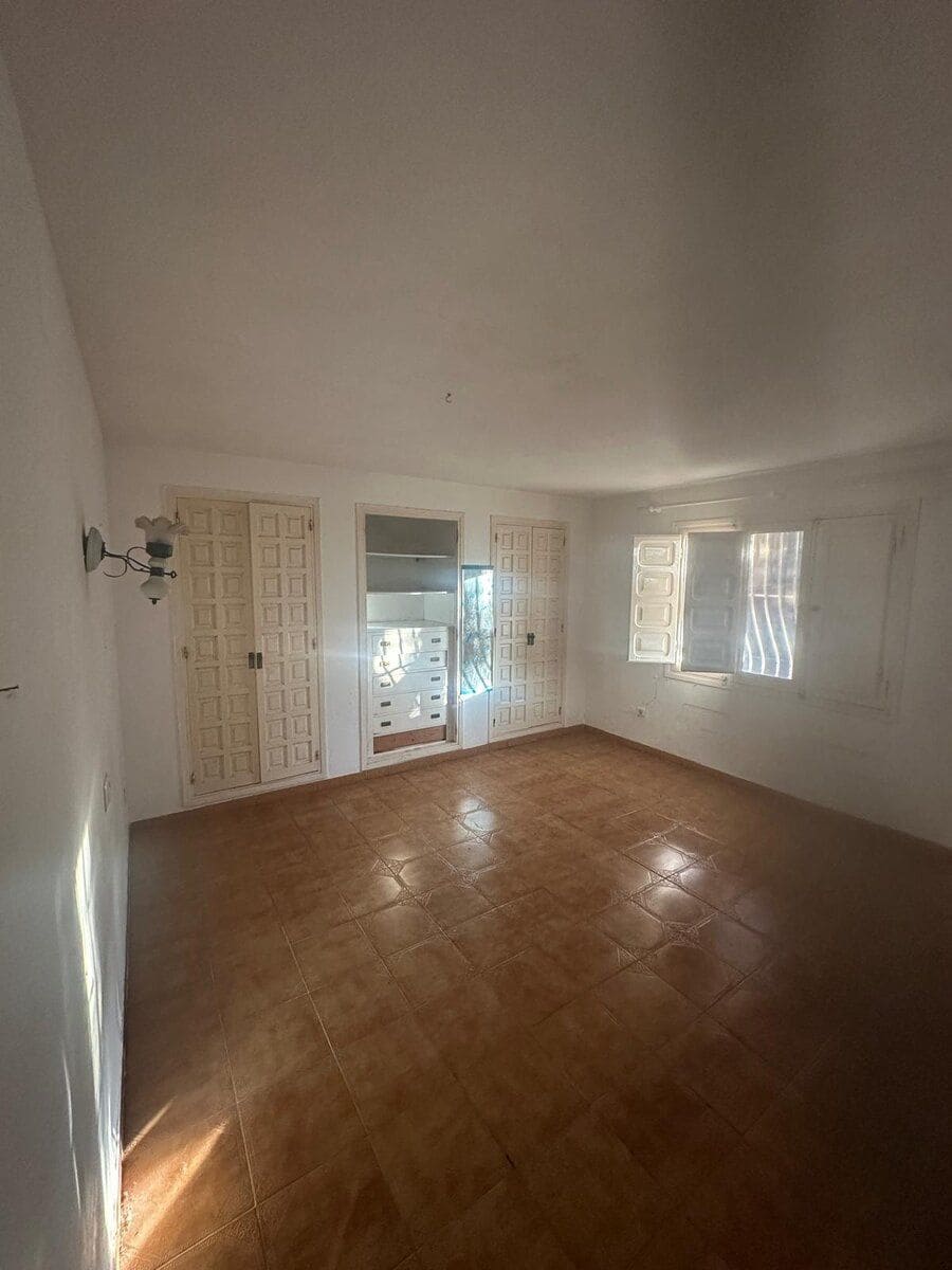 Chalet de 9 habitaciones en Dénia en venta - 817.000 € (Ref: 9414951)