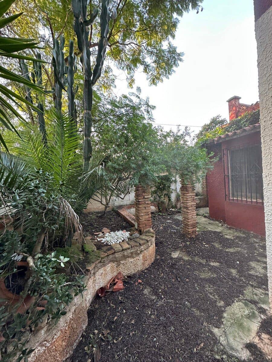 Chalet de 9 habitaciones en Dénia en venta - 817.000 € (Ref: 9414951)