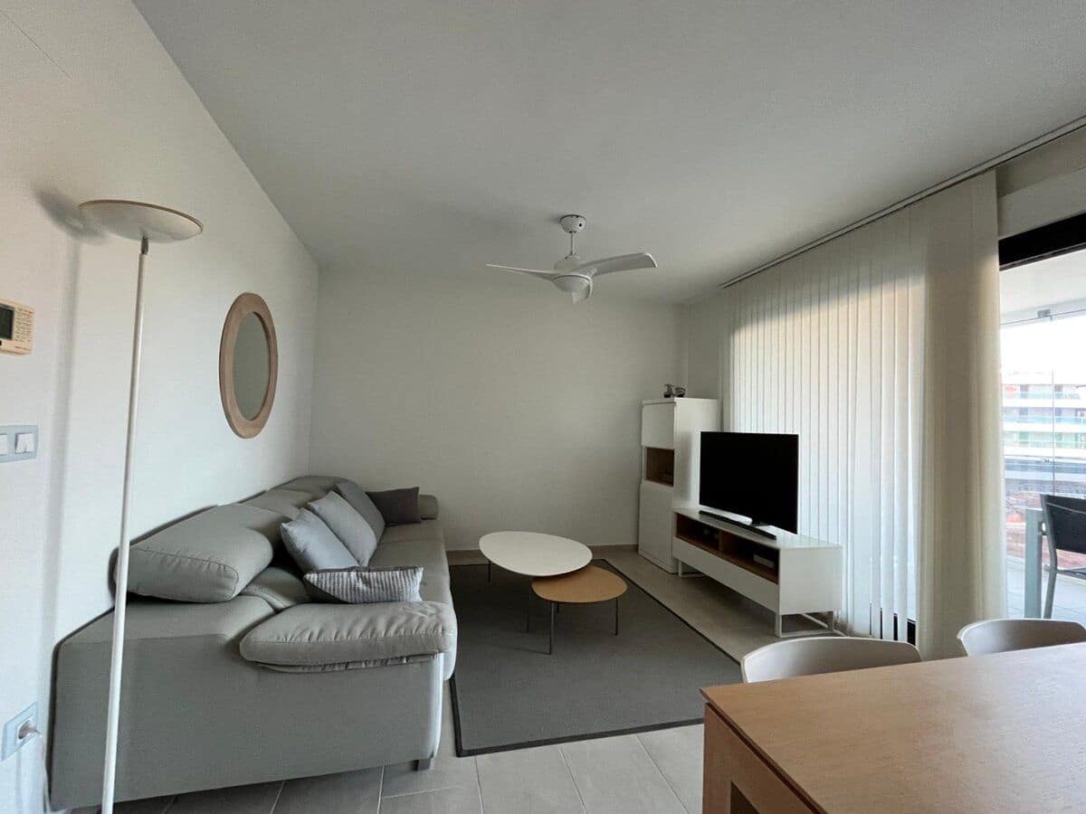 2 sovrum Lägenhet att hyra i Denia med pool - 900 € (Ref: 9606615)