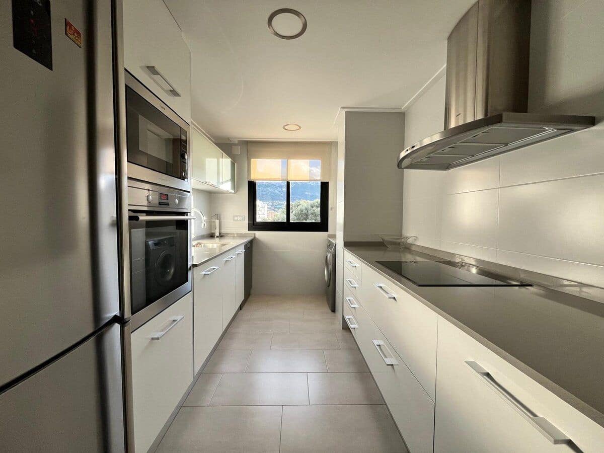 2 sovrum Lägenhet att hyra i Denia med pool - 900 € (Ref: 9606615)