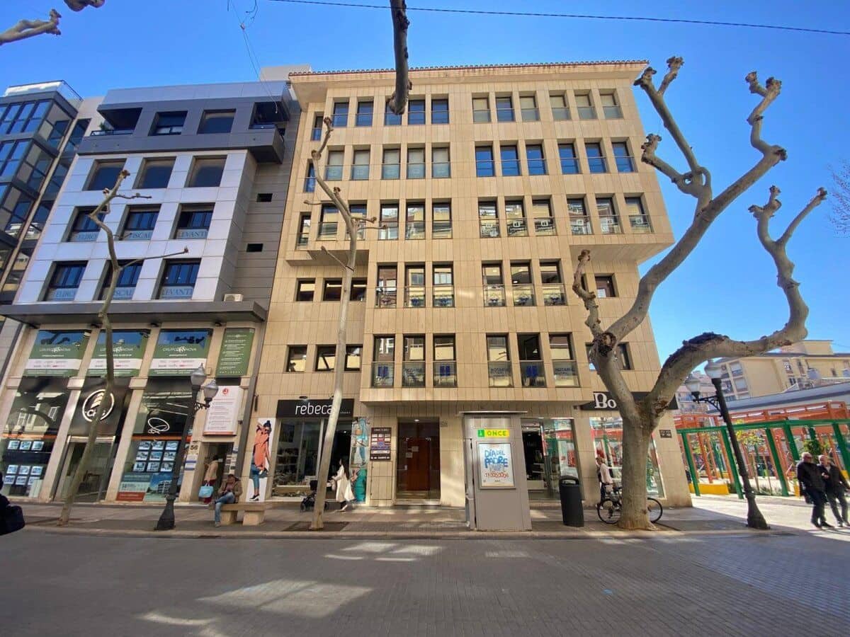 Escritório para arrendar em Denia - 800 € (Ref: 9650451)
