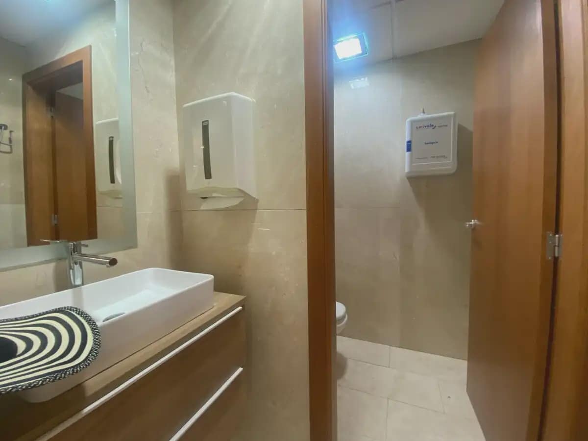 Büro zu vermieten in Denia - 800 € (Ref: 9650451)