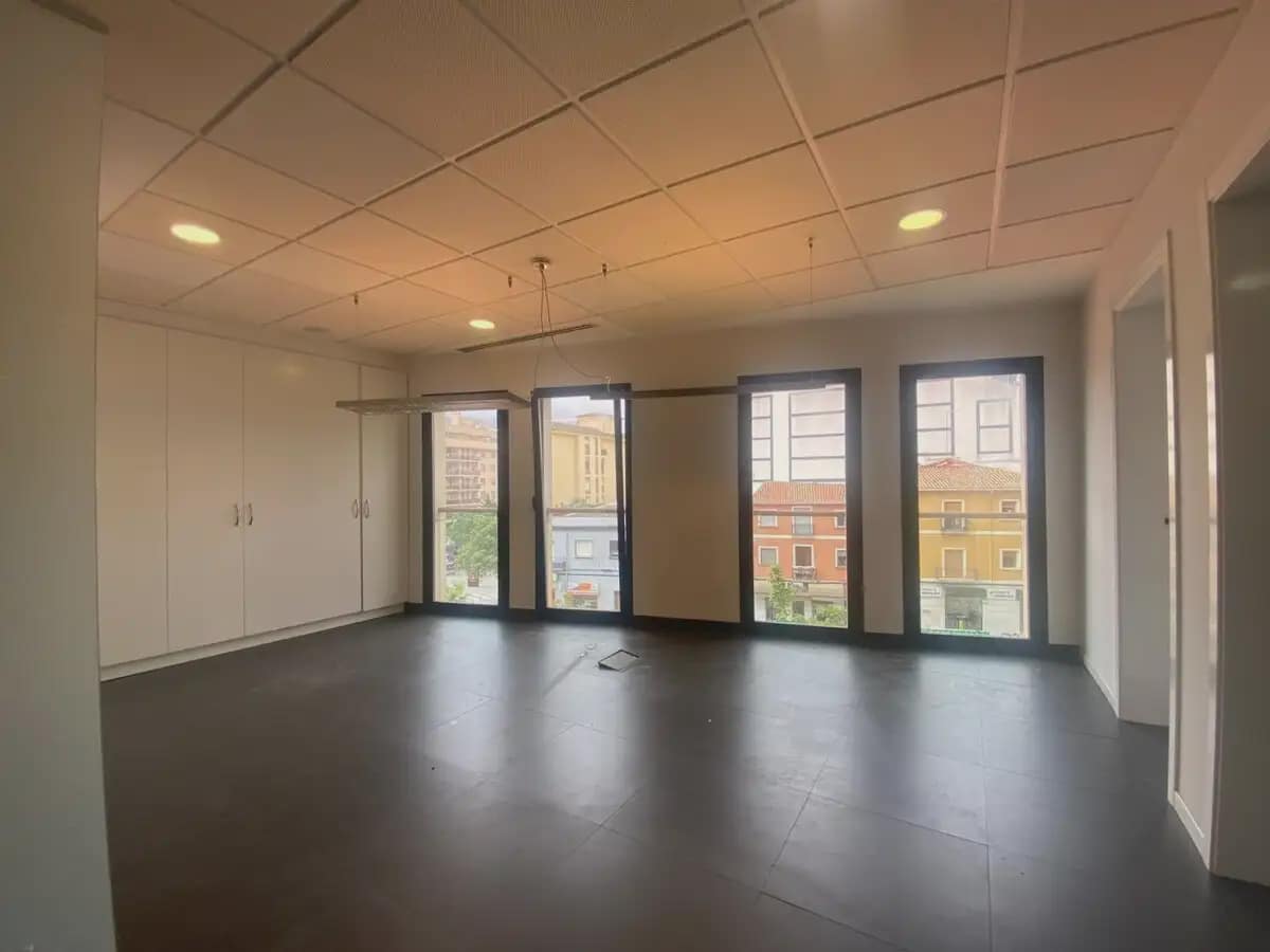 Büro zu vermieten in Denia - 800 € (Ref: 9650451)