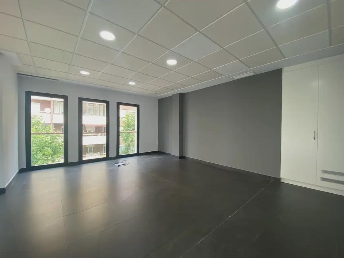 Office for rent in Denia - € 800 (Ref: 9650451)