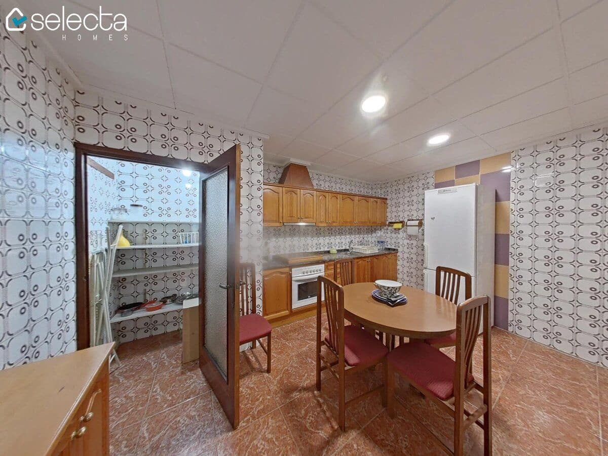 5 soveværelse Byhus til salg i Denia - € 299.000 (Ref: 9650829)