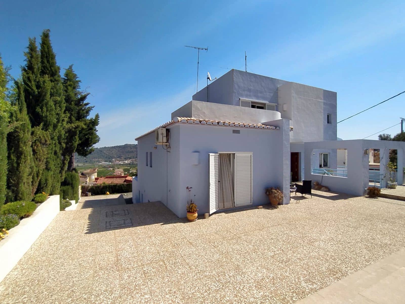 Chalet de 4 habitaciones en Pedreguer en venta con piscina garaje - 680.000 € (Ref: 9664340)