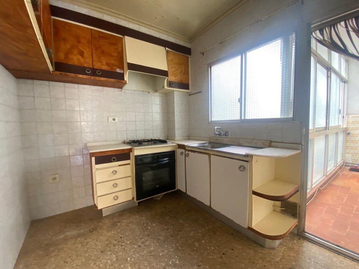 Piso de 3 habitaciones en Dénia en venta - 190.000 € (Ref: 9679217)