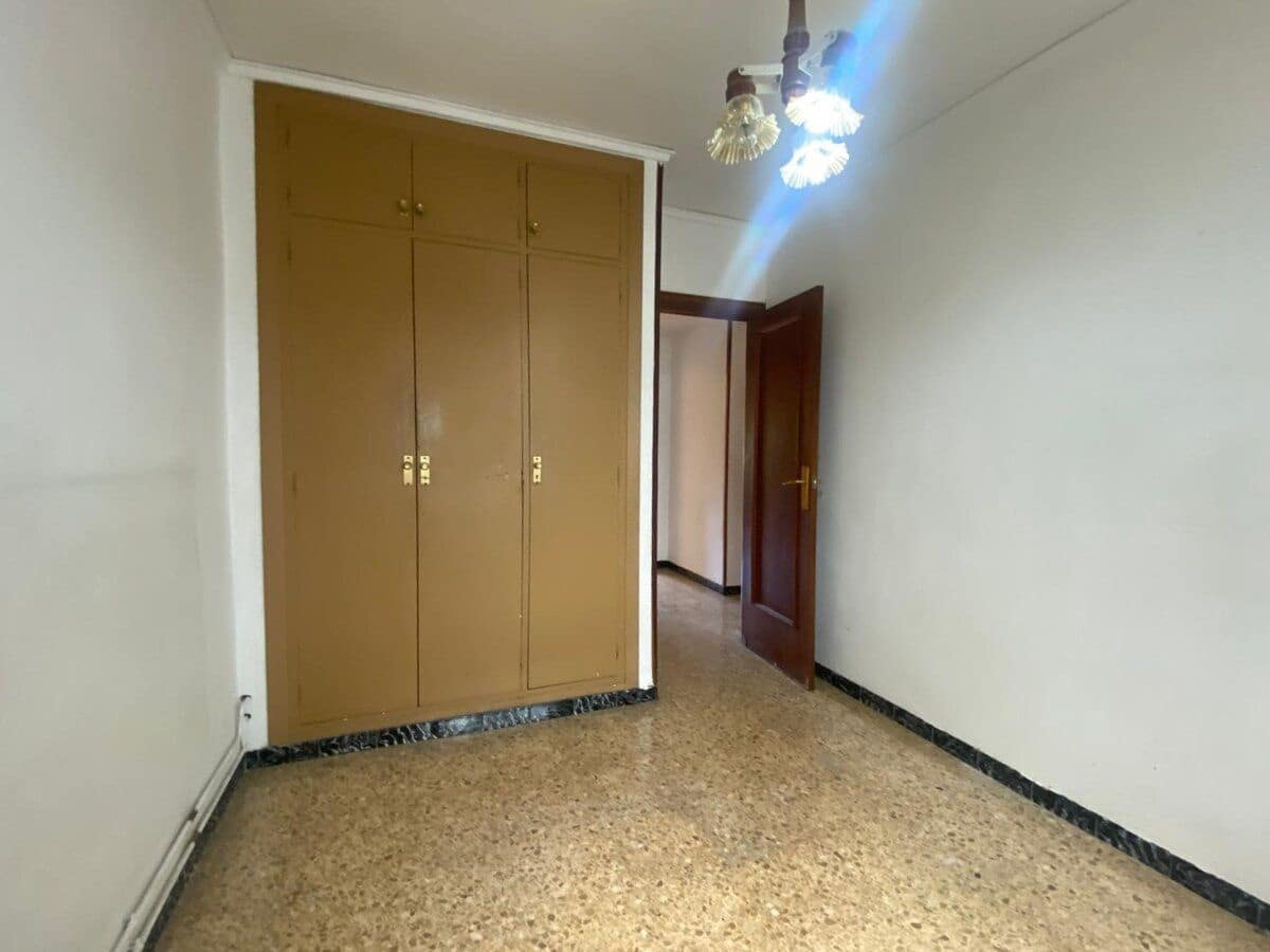 Piso de 3 habitaciones en Dénia en venta - 190.000 € (Ref: 9679217)