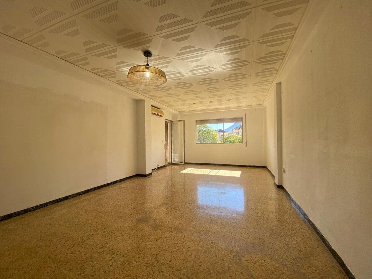 Piso de 3 habitaciones en Dénia en venta - 190.000 € (Ref: 9679217)