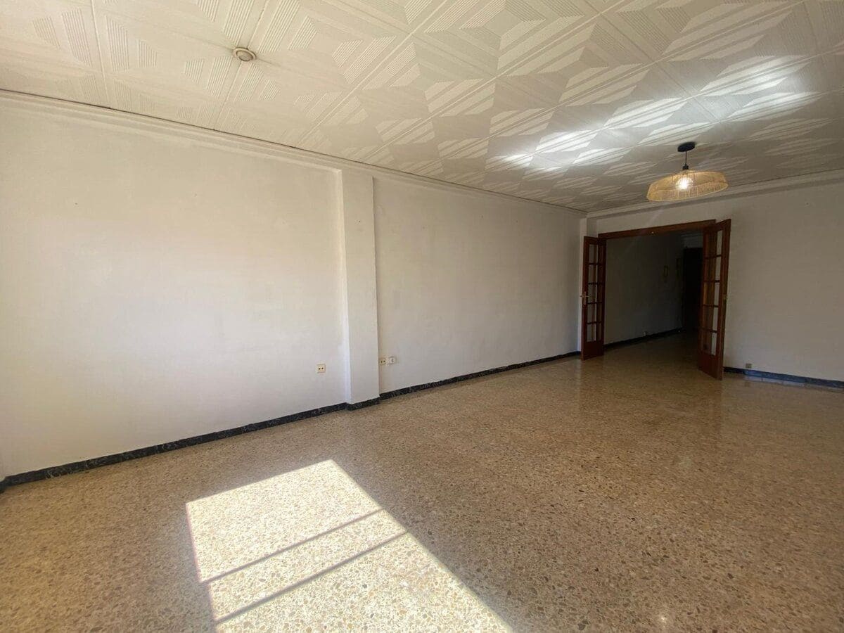 Piso de 3 habitaciones en Dénia en venta - 190.000 € (Ref: 9679217)