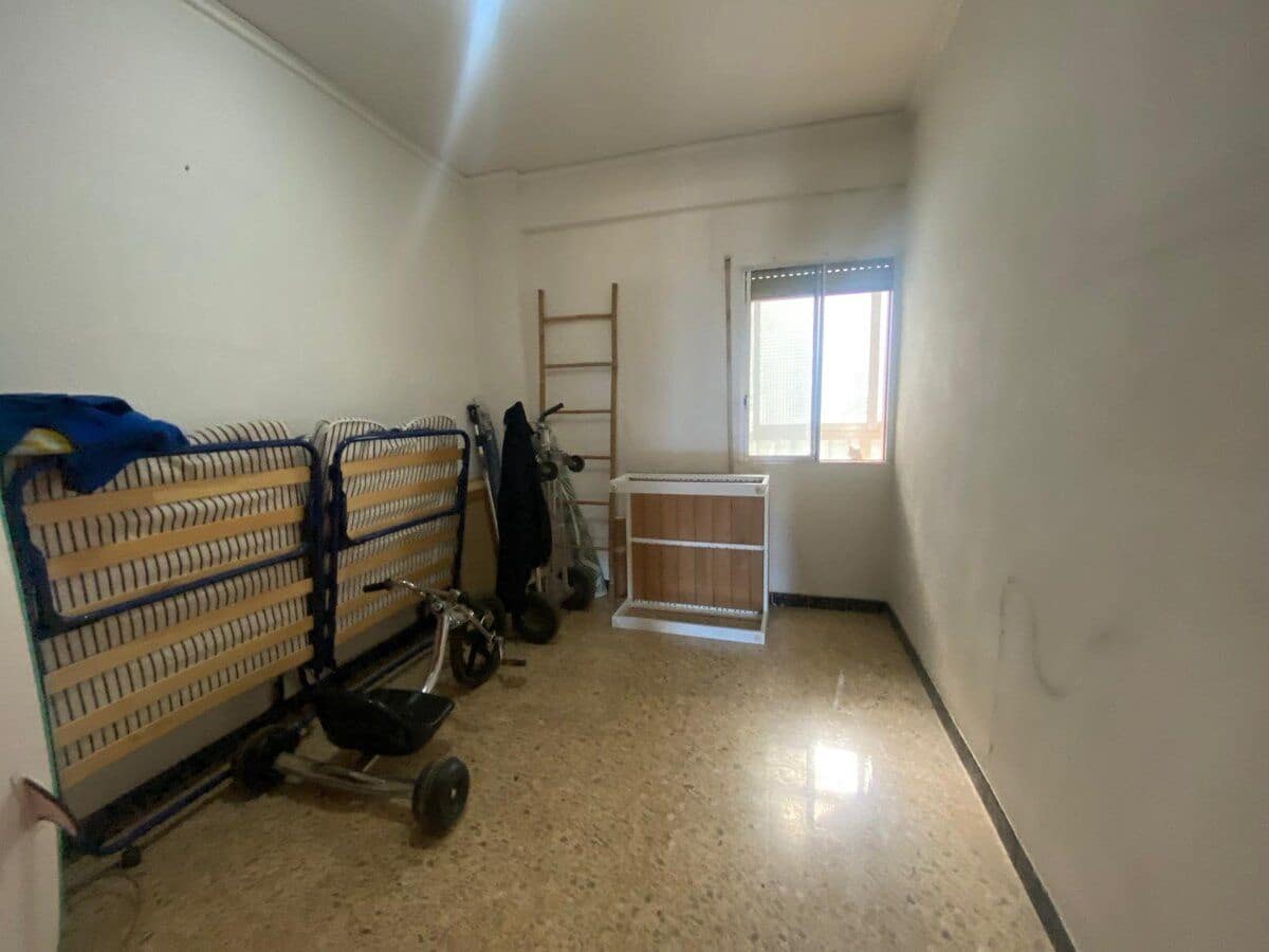 Piso de 3 habitaciones en Dénia en venta - 190.000 € (Ref: 9679217)