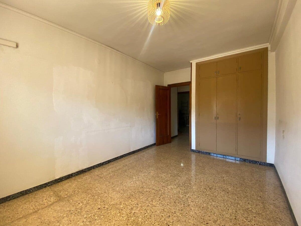 Piso de 3 habitaciones en Dénia en venta - 190.000 € (Ref: 9679217)