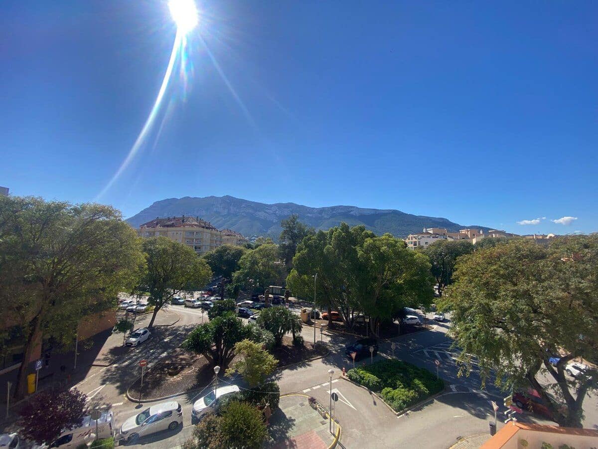 Piso de 3 habitaciones en Dénia en venta - 190.000 € (Ref: 9679217)