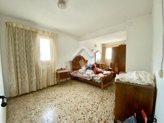 Villa for sale in Benidoleig - € 210,000 (Ref: 9722597)