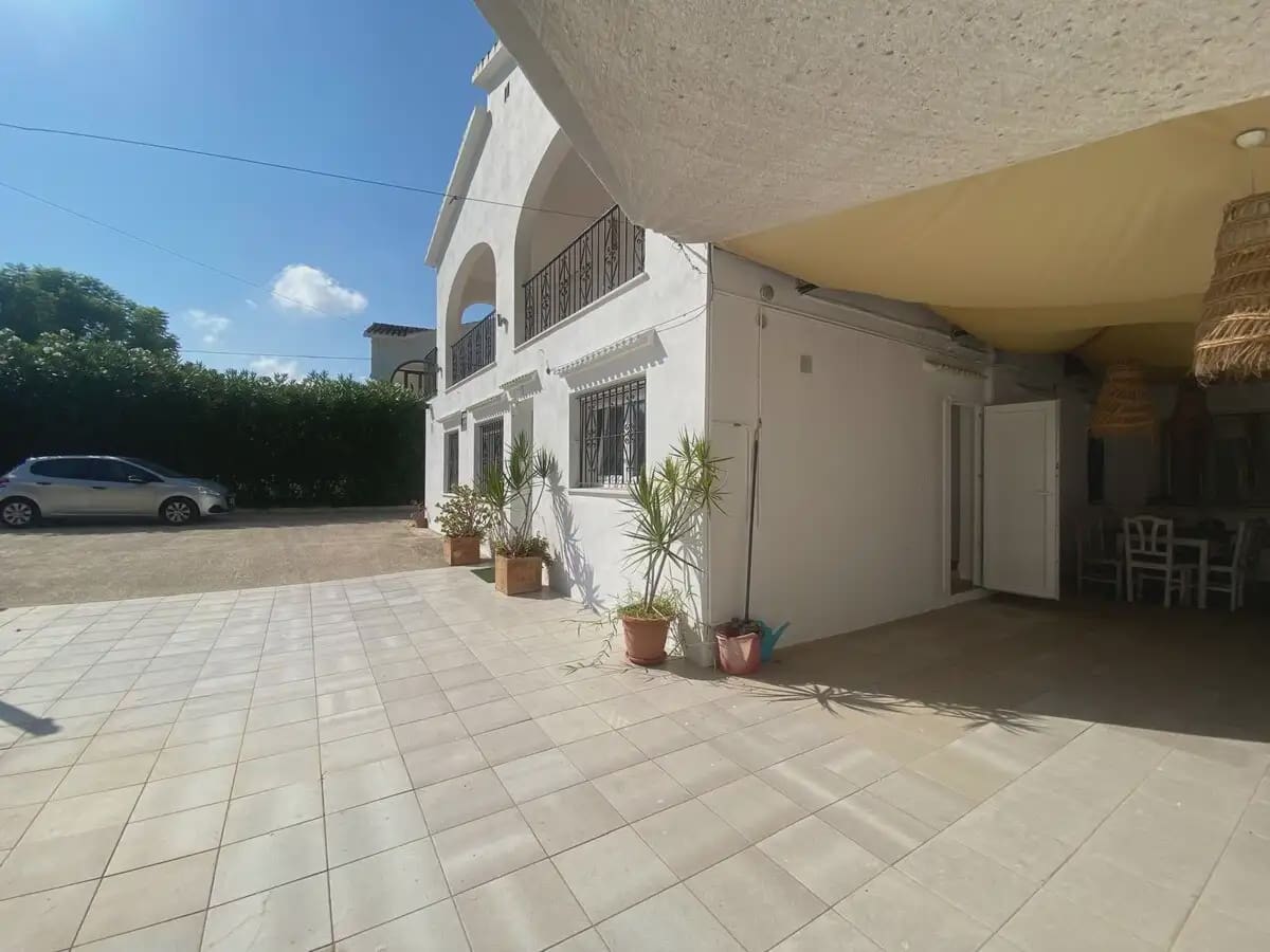 5 bedroom Villa for sale in Denia - € 590,000 (Ref: 9737292)